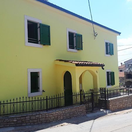 Apartment Terra Rossa Kaštelir Екстериор снимка