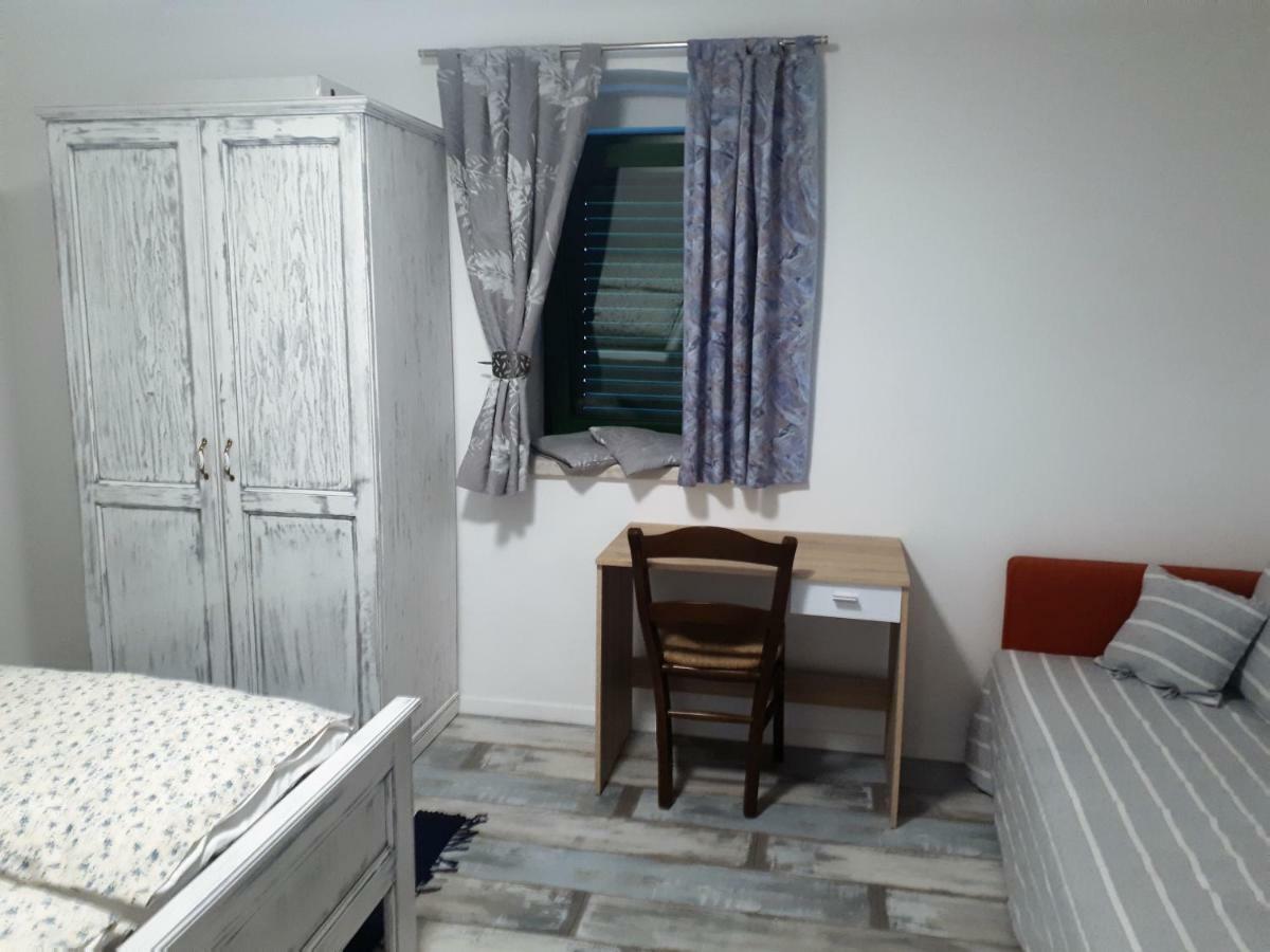 Apartment Terra Rossa Kaštelir Екстериор снимка