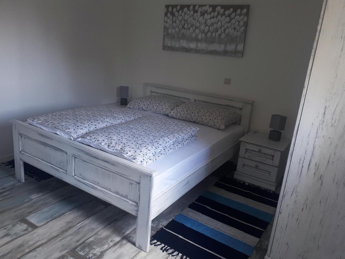 Apartment Terra Rossa Kaštelir Екстериор снимка